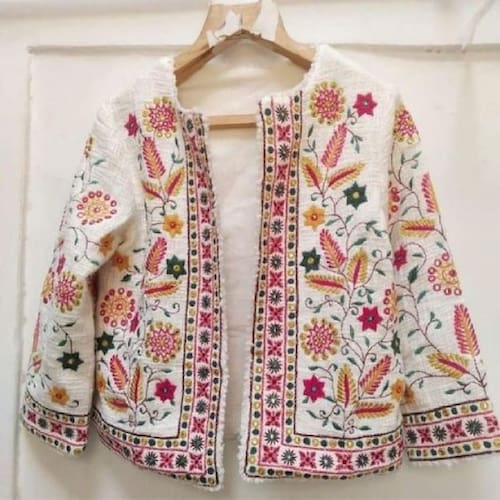 کت سوزن‌ دوزی سنتی در مدل‌ های مدرن